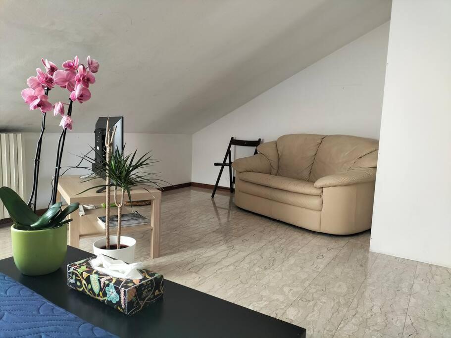 La Casa Di Marta - Ampia Ed Accogliente Mansarda In Piazza Statuto Apartman Torino Kültér fotó